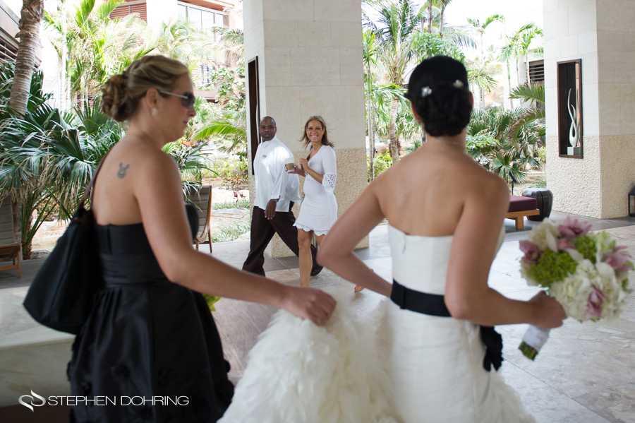 Bride walking at Atlantis Resort Bahamas