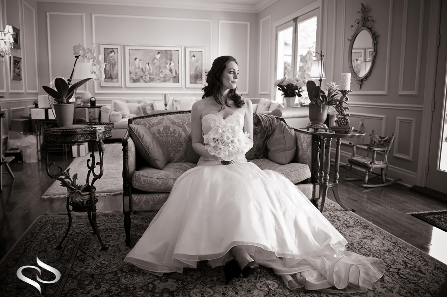 Stunning black and whit bridal portrait